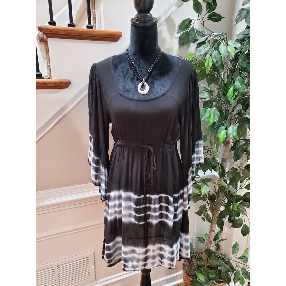 Fashion Fuse Women Black 100% Rayon Scoop Neck Long Sleeve Knee Length Dress M